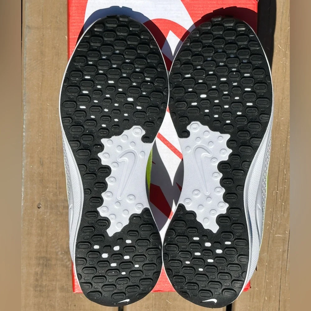 NEW Nike Revolution 7 Reflecting Casual Sneaker - US Size Mens 10.5 | Womens 12
